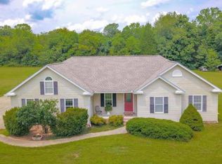 160 Vantrease Rd, Cottontown, TN 37048