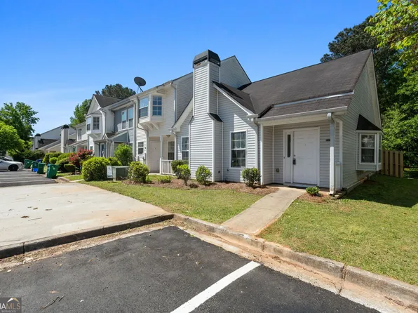 5882 Trent Walk Dr, Lithonia, GA 30038