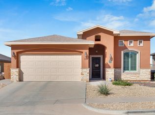 113 N Stoneside Dr, El Paso, TX 79928