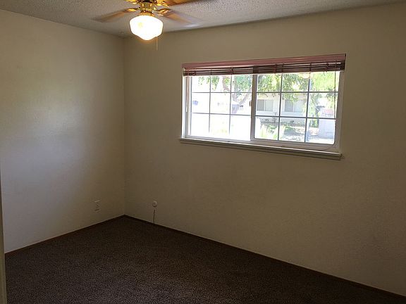 4th image of 2818 W Saginaw Way