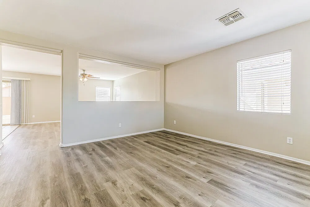4 bed, 2.5 bath, 2070 sqft, $2,075 — Photo 4