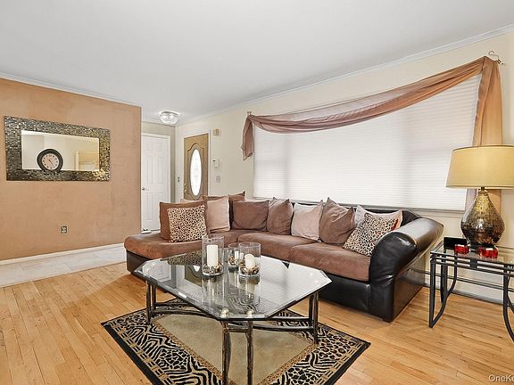 4th image of 279 Millington Road