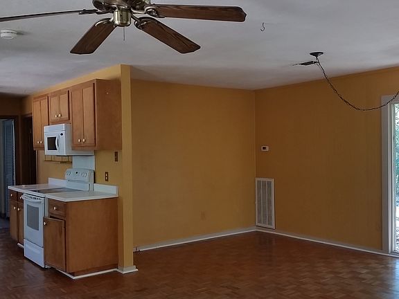 4th image of 617 Wilson Rd