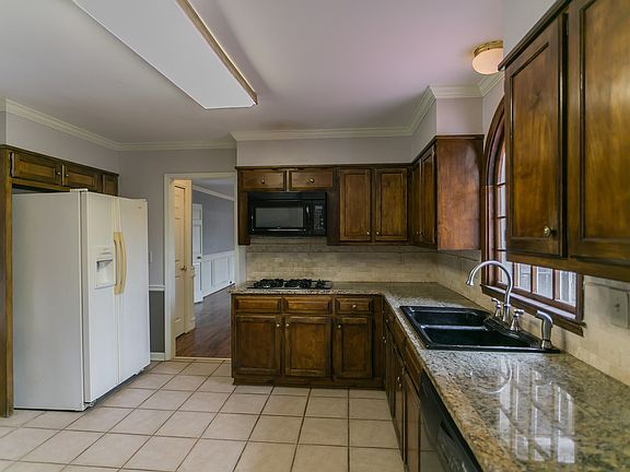 4th image of 3050 Arborwoods Dr