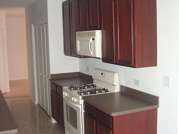 5th image of 10 N Lake St APT 209