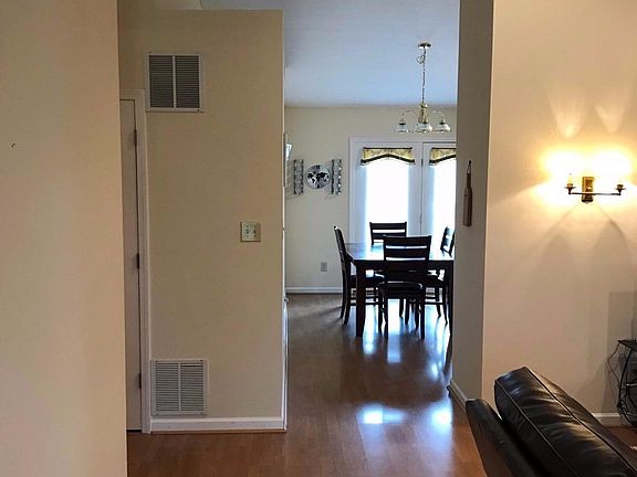 5th image of 804 Burkewood Dr