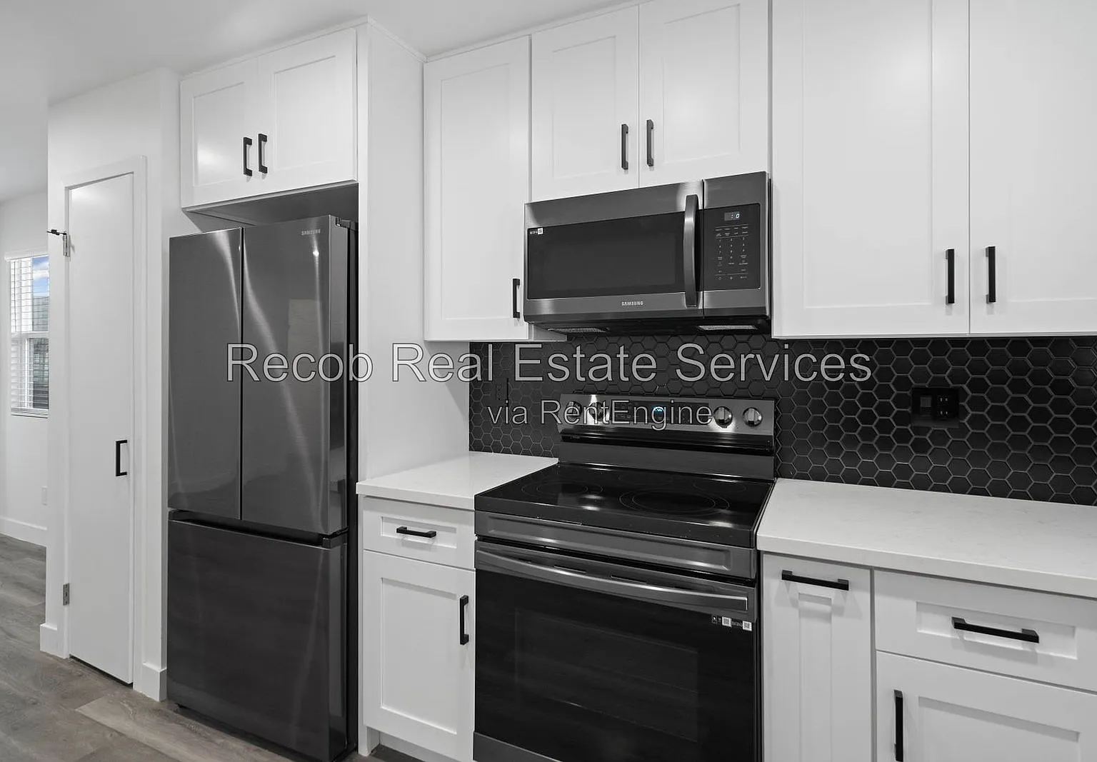 1 bed, 1.0 bath, 575 sqft, $2,395 — Photo 2