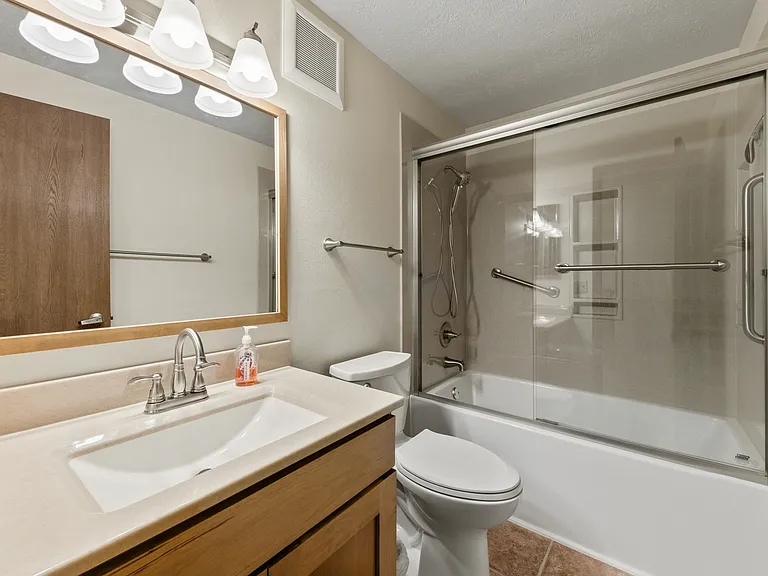 2822 Hager Ln #2B — Photo 16