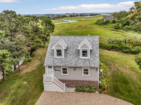 4 Arrowhead Circle, East Sandwich, MA 02537