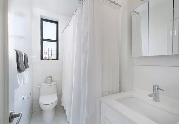 5th image of 203 W 90th St APT 6A