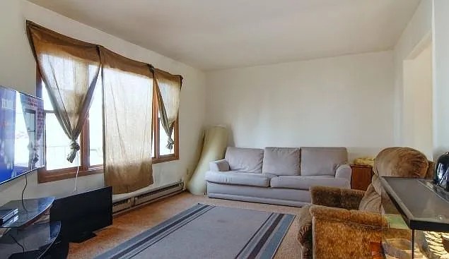 2 bed, 1.5 bath, 950 sqft, $1,600 — Photo 4
