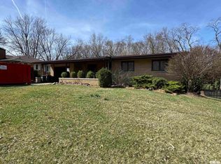 72 Grove Pl, Pekin, IL 61554