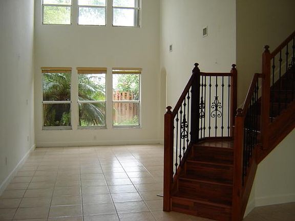 3rd image of 10801 NW 73rd Ter