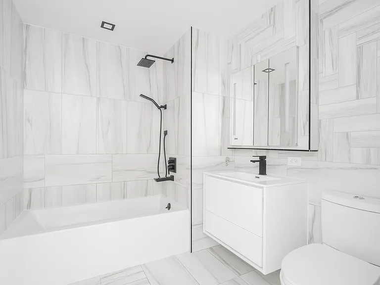 618 Avenue H #2C — Photo 5