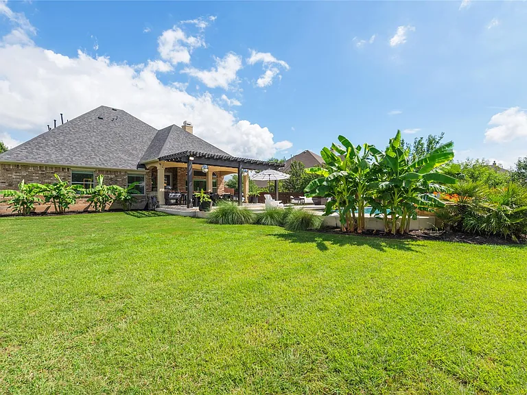 12305 Lostwood Cir — Photo 40