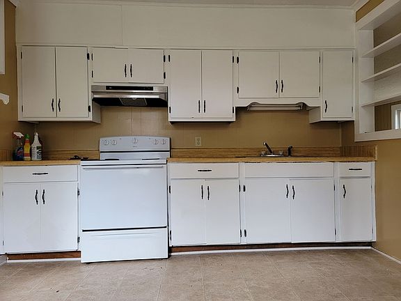 5th image of 907 Parrish St