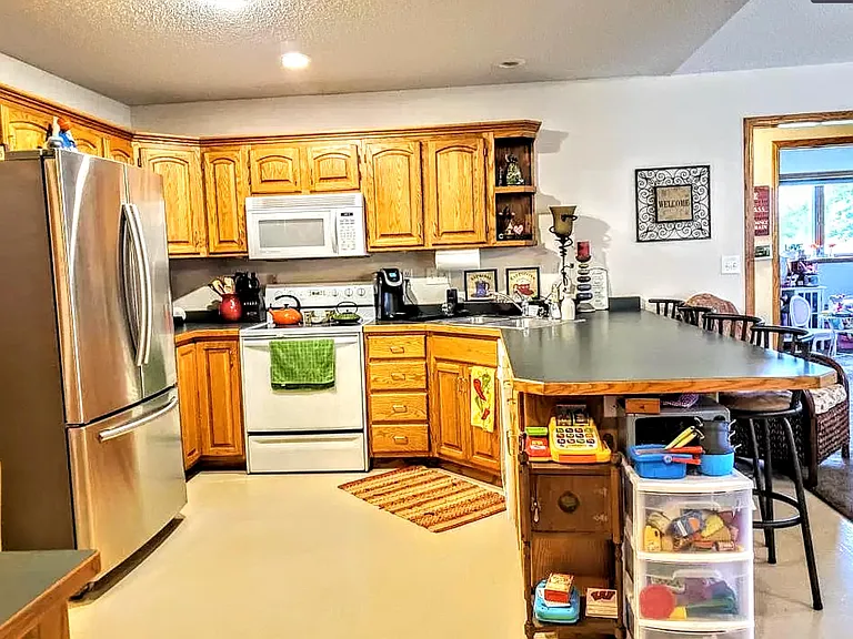 1901 Lillian Dr — Photo 7