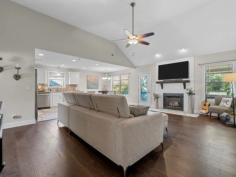 2828 Russet Ridge Dr — Photo 4