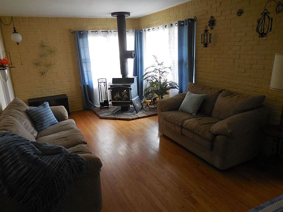 3rd image of 1516 Barton Blvd