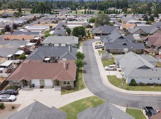 740 SW Kinsington Ct #741-744-745, Grants Pass, OR 97526