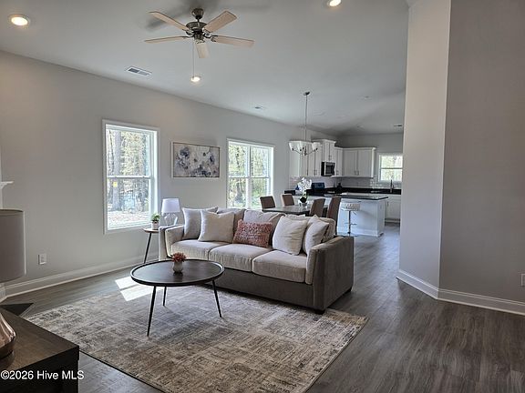 4th image of 100 Fishing Creek Drive