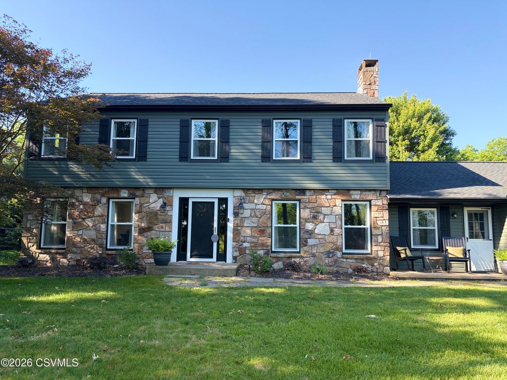451 Hawthorne Dr, Lewisburg, PA