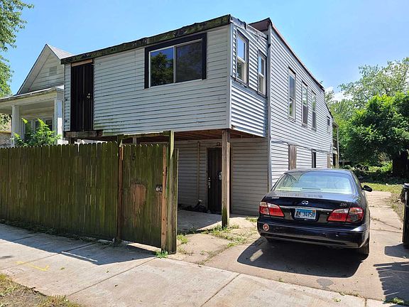 2nd image of 543 E 92nd St