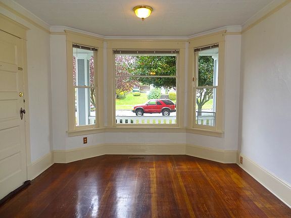 3rd image of 1122 N Oakes St #A