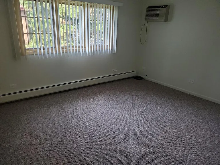 512 S La Grange Rd #3 — Photo 10