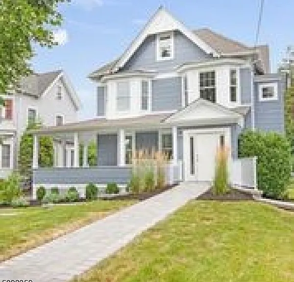 526 E Broad St #2 — Photo 4