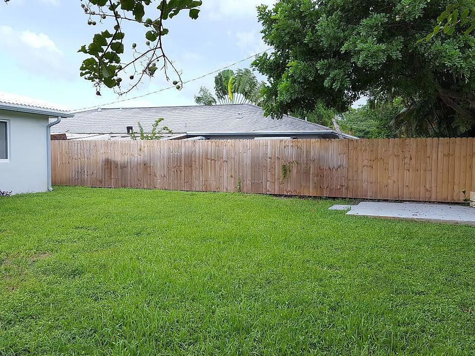 1st image of 4571 NE 5th Ave