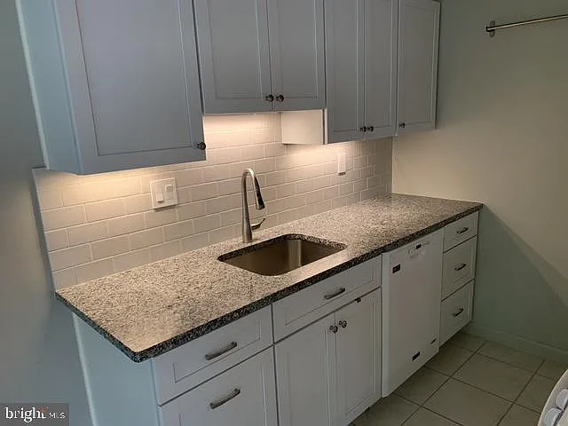 2325 42nd St NW #201 — Photo 12