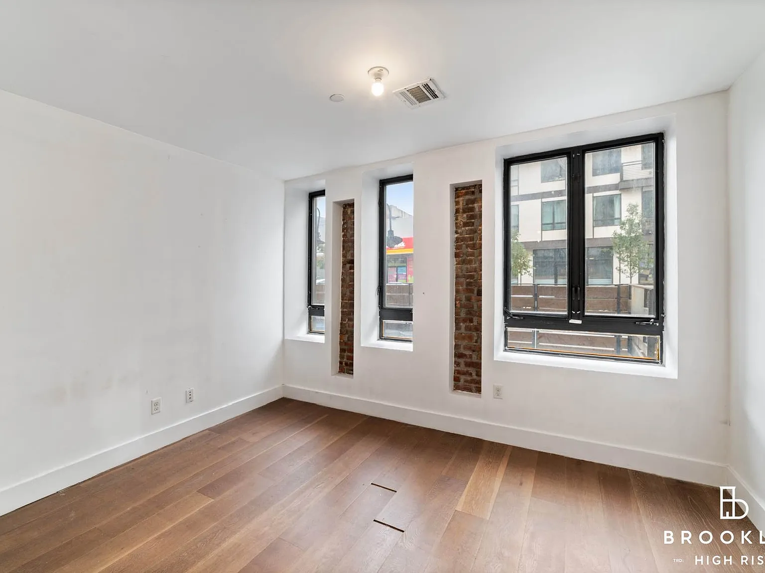 843 Dekalb Avenue — Photo 4