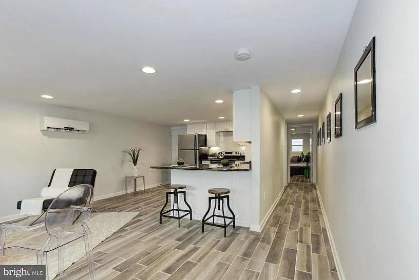 1006 Maryland Ave NE — Photo 3