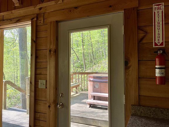5th image of 127 Getaways Rd