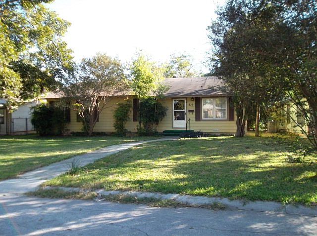 1st image of 719 E Weinert St