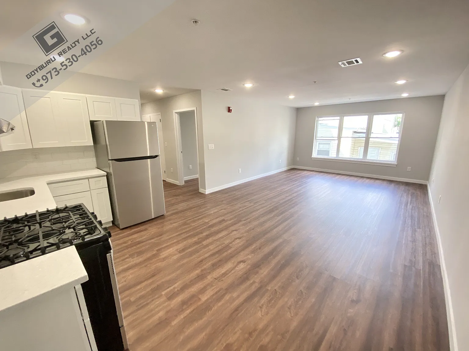 1 bed, $1,881 — Photo 3