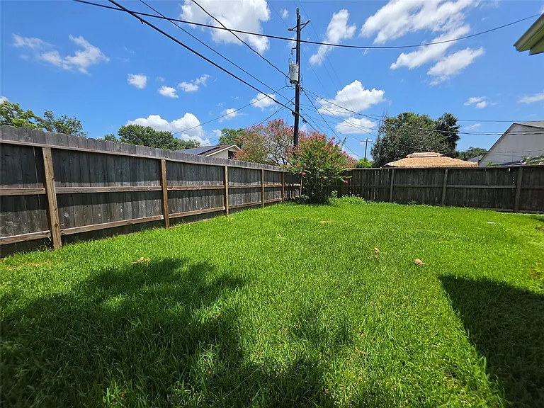7334 Darnell St — Photo 17