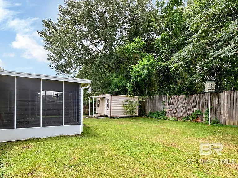 8816 Spring Grv N — Photo 11