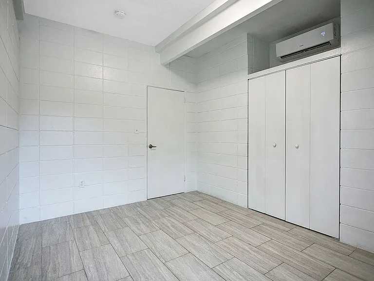 815 Washington St — Photo 35