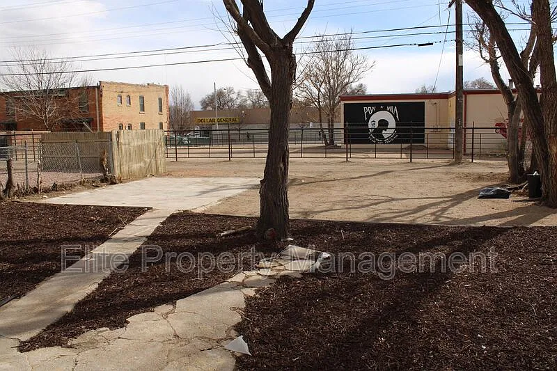 2 bed, 1.0 bath, 800 sqft, $750 — Photo 3
