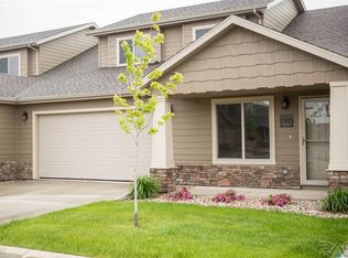 5303 S Ledgestone Pl, Sioux Falls, SD 57108