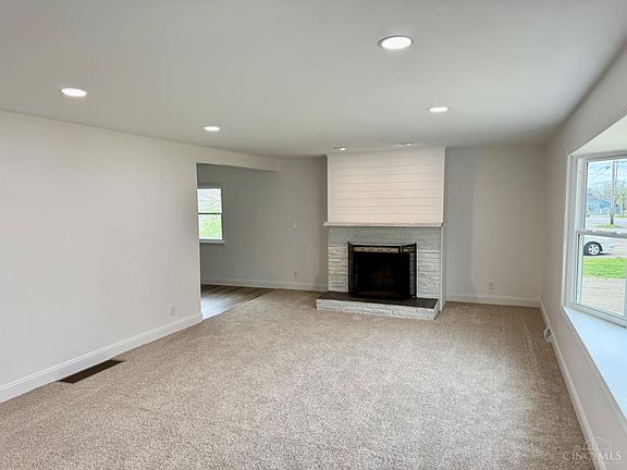 3rd image of 110 N Miami St