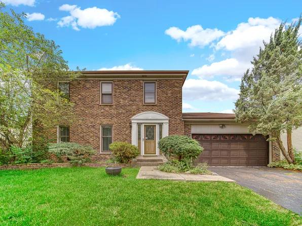 160 Chatham Ln, Roselle, IL 60172