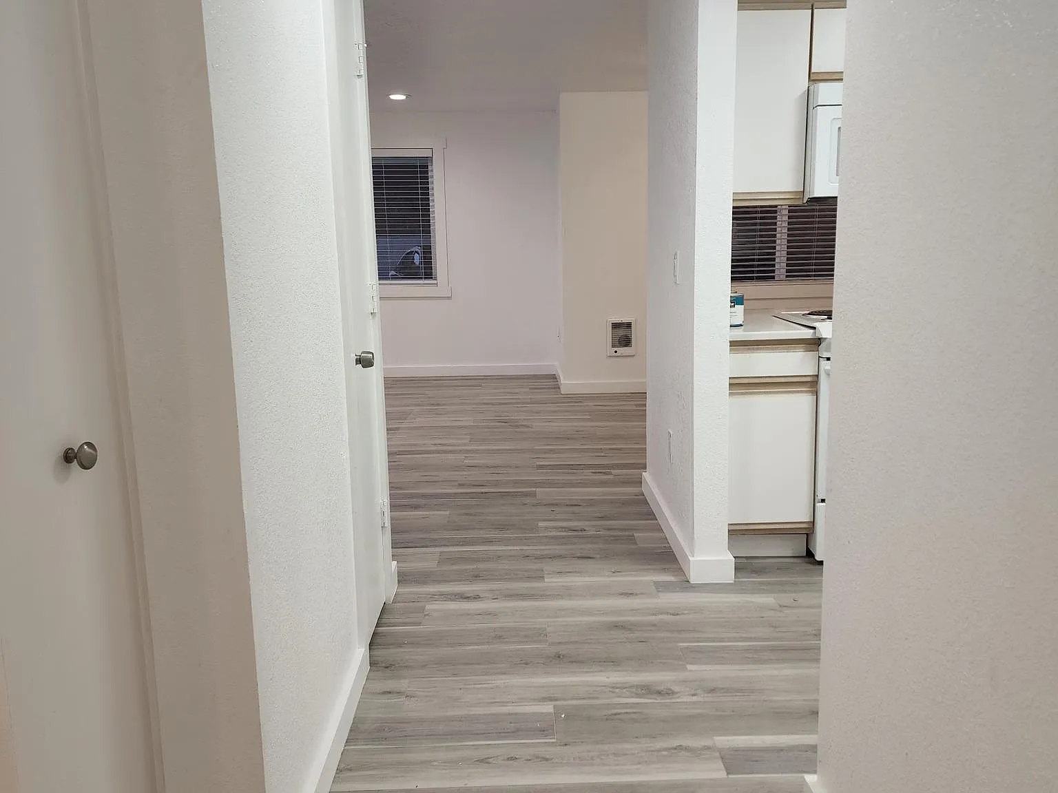2 bed, 975 sqft, $1,600 — Photo 3