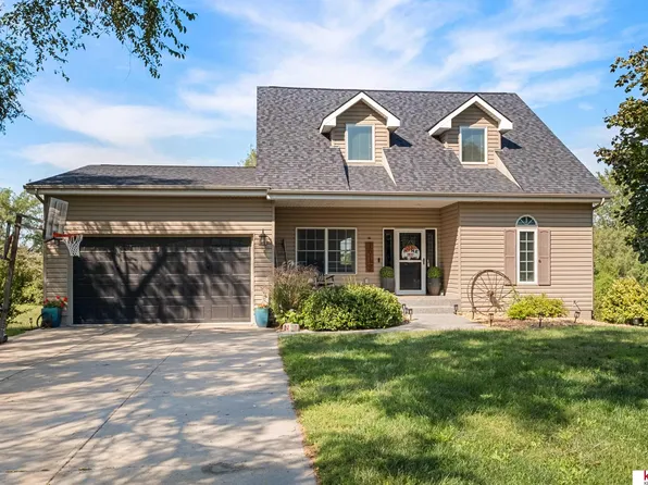 1917 Beaver Lake Blvd, Plattsmouth, NE 68048