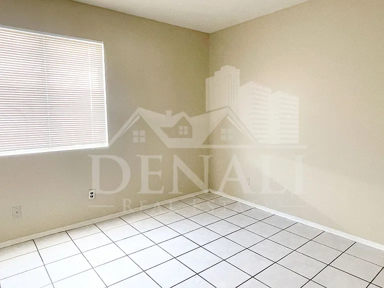 8930 W Catalina Dr — Photo 20
