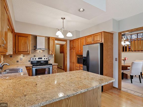 5th image of 4633 Parkcliff Dr