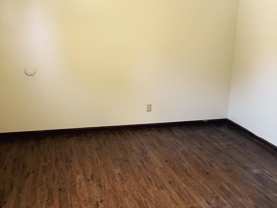 1st image of 1014 E Washington St APT B