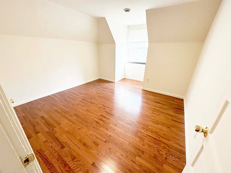 5501 Black St #3 — Photo 4